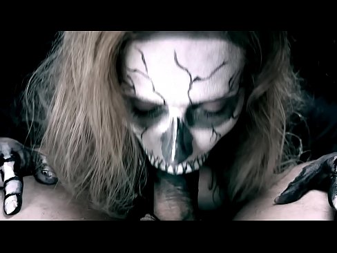 ❤️ Demone Meedchen saugt Hunn mat hirem schwaarze Mond a schléckt kum. Sexvideo bei eis lb.epicshowdown.top ️❤